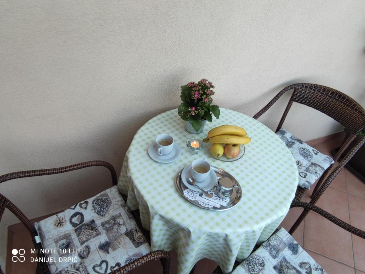 Apartments Drpic Gabonjin Екстер'єр фото